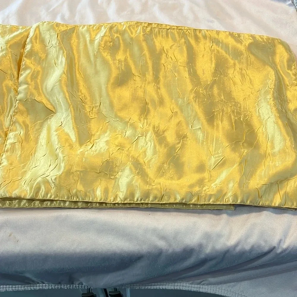 Placemats. Set of 4. Gold